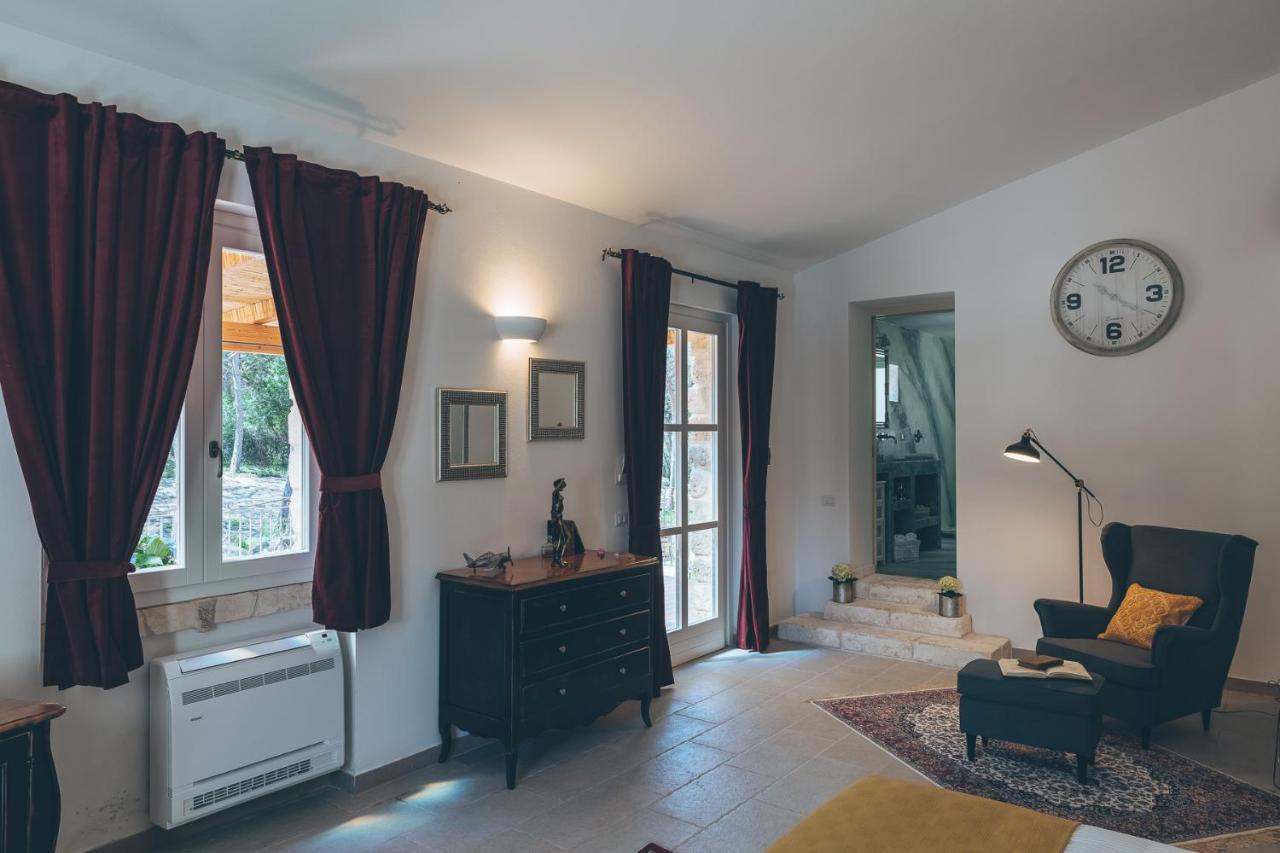 Suite mit Kingsize-Bett mit Whirlpool